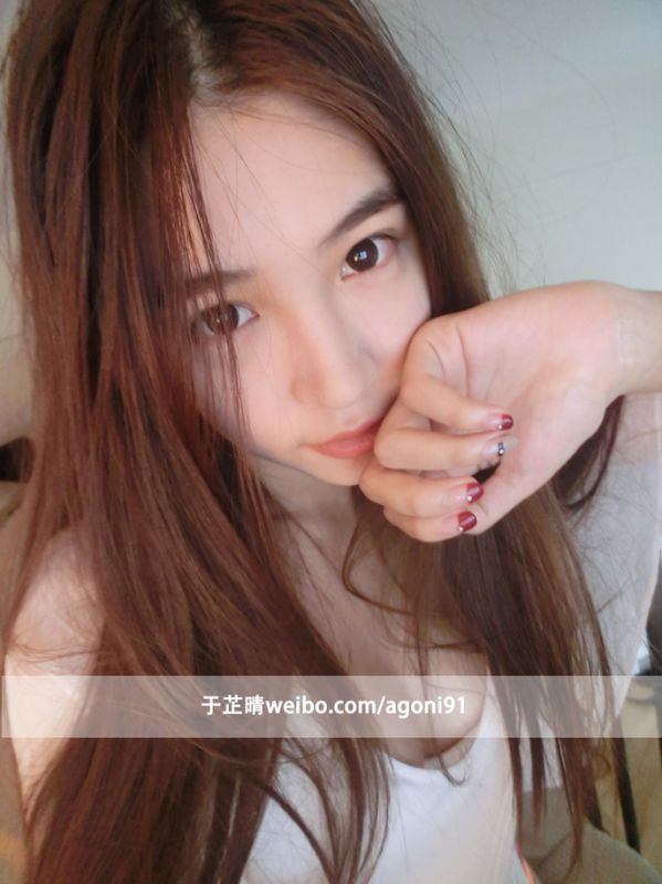 90后嫩模于芷晴性感私房照