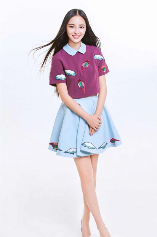 武大校花李莎F子清纯写真拍摄