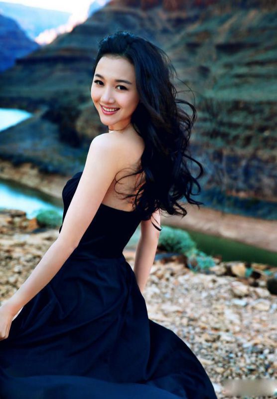 韩雯雯优雅黑色长裙迷人高清写真