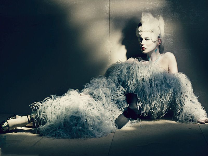 冷色调另类时尚美女模特凯特摩丝高清写真