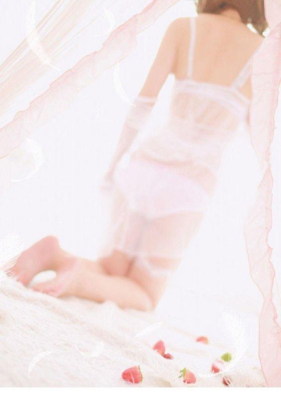 日本朦胧性感美胸美女高清写真