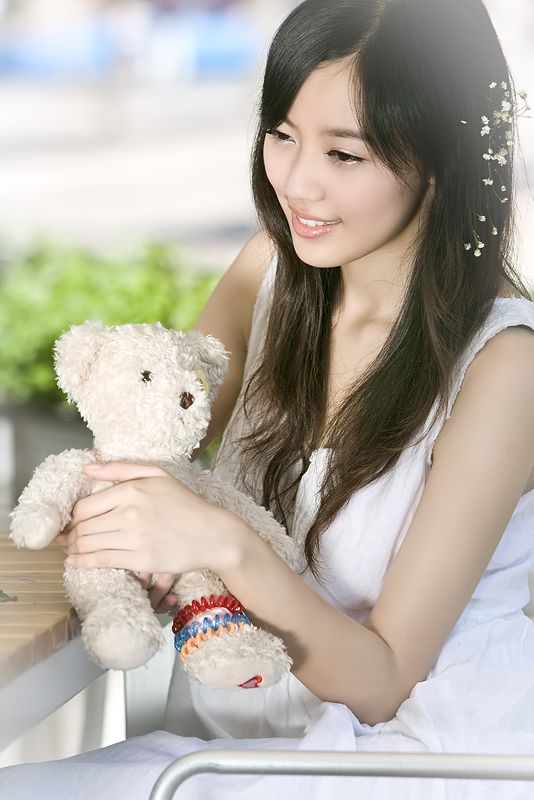 清纯可爱美女户外高清写真