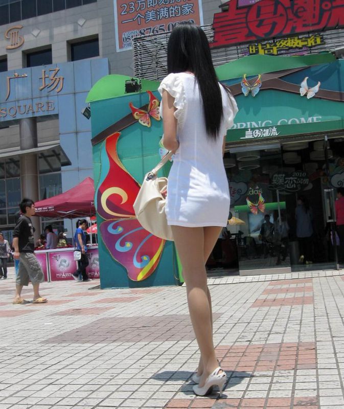 街拍性感连衣裙美女高清写真
