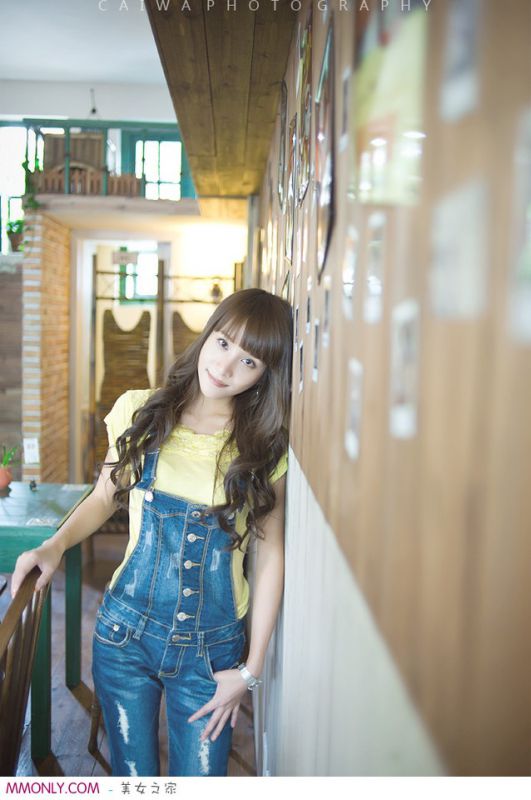 可爱长发美女小清新迷人写真