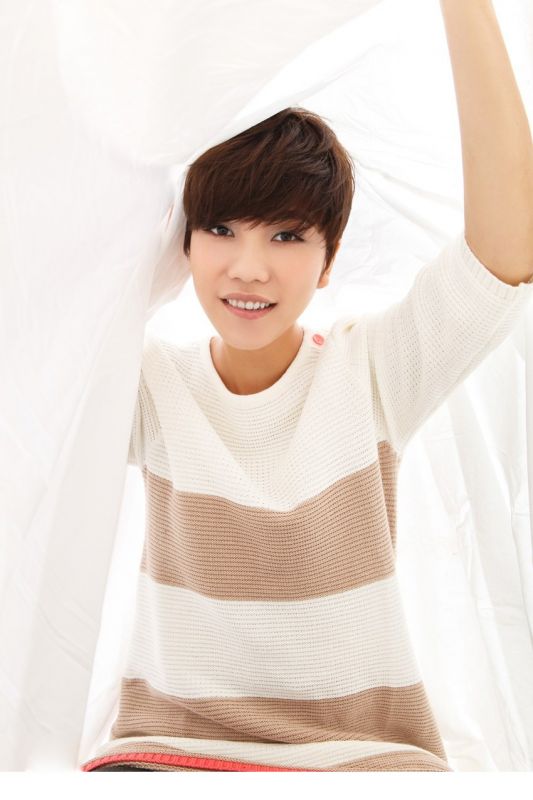 女星李霄云居家迷人写真