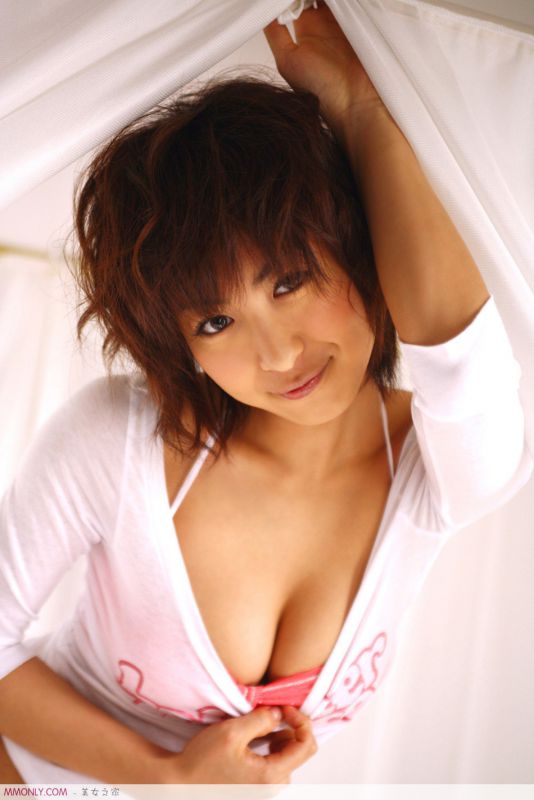 妩媚美胸美女高清私房写真