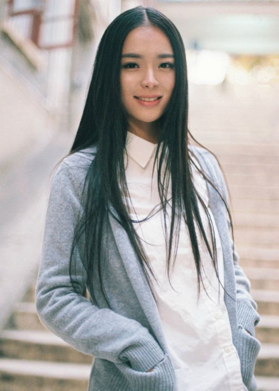 女神李莎F子户外写真大图