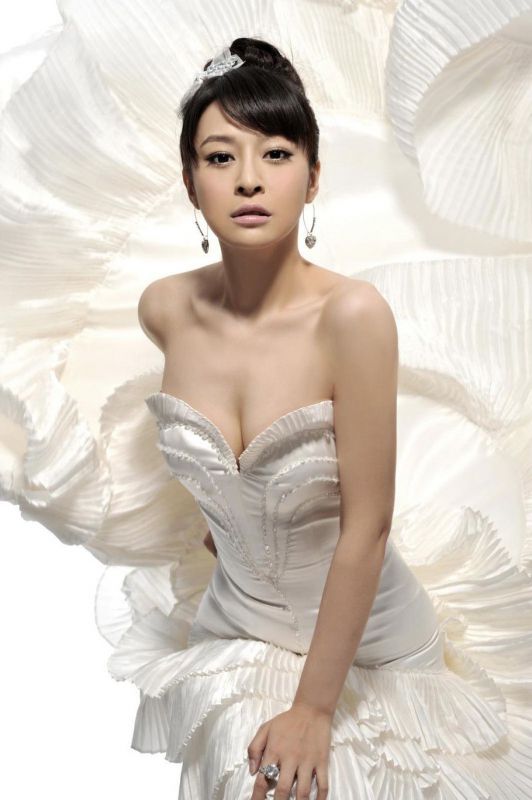 内地女演员李舜甜美可人写真