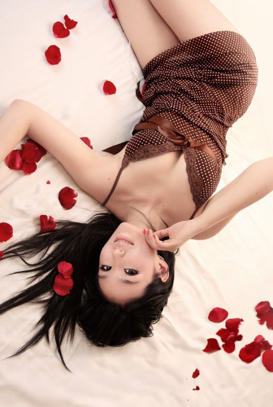 长发内衣美眉私房诱人写真