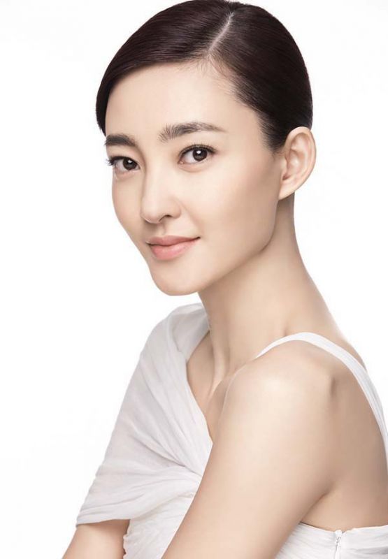 王丽坤清新长裙迷人写真大图