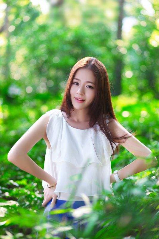 清新夏日美女户外写真