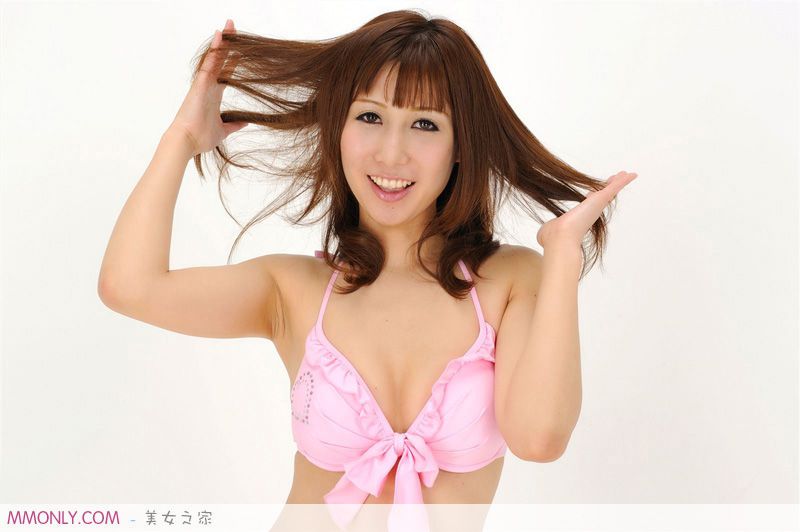 粉色内衣美女私房性感诱人写真