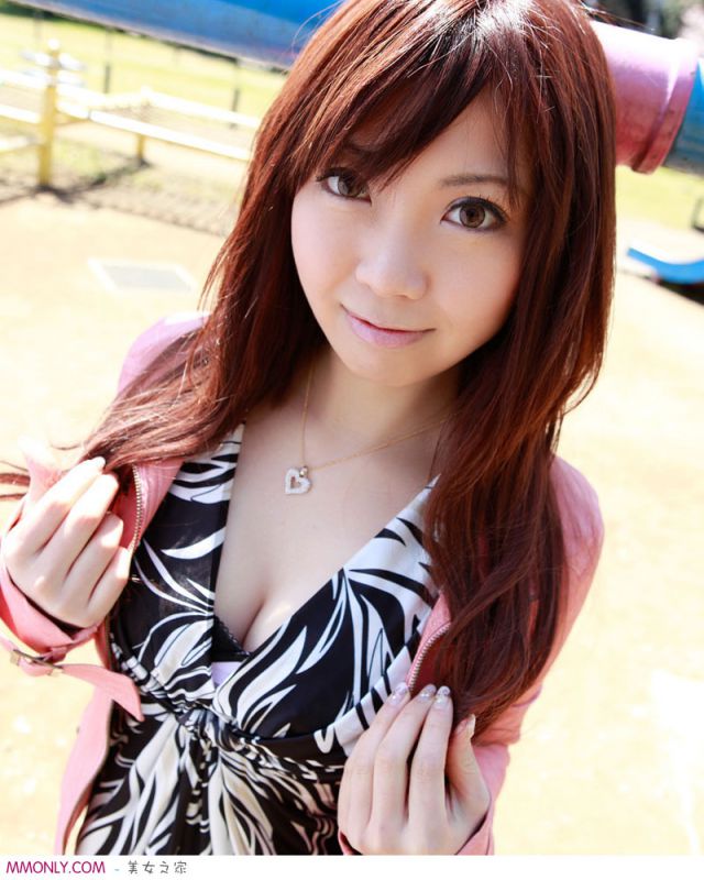 时尚靓丽美眉街头可爱迷人写真