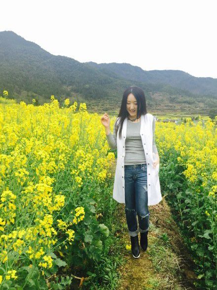 杨钰莹油菜花田唯美清新高清写真
