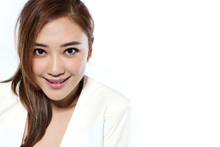 应采儿春日清新时尚高清写真