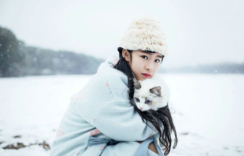 甜美小清新美女雪中可爱迷人写真