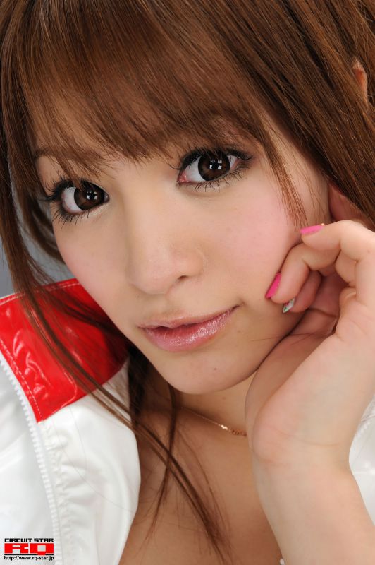 日本极品美女春菜惠棚拍秀大长腿写照