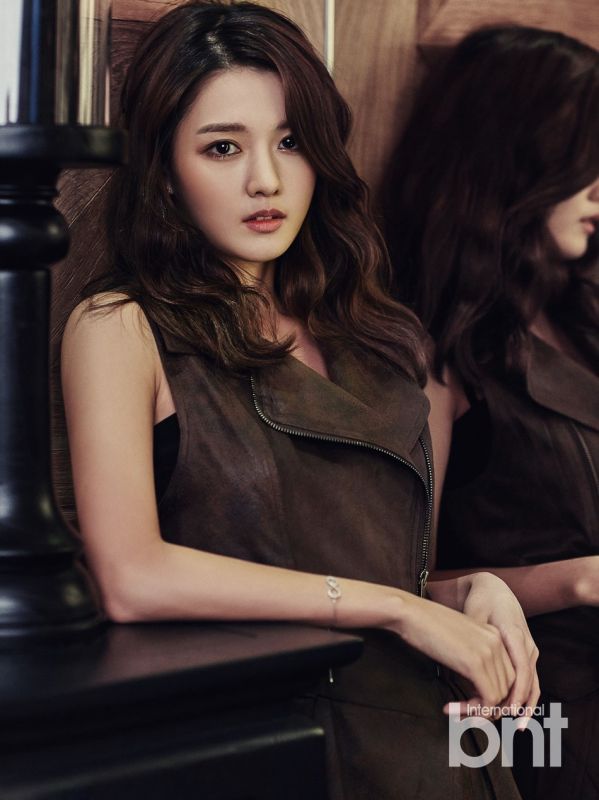 韩国美女明星南宝拉绝色惊艳写真图片