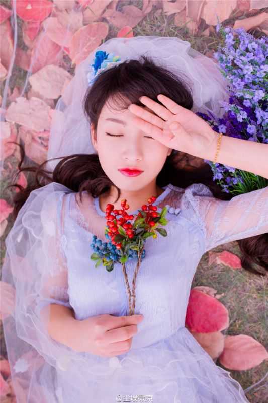 90后清纯少女户外高清写真集