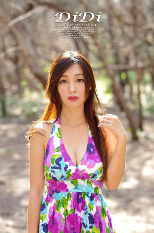 靓丽美女江滴滴性感身段百变写真
