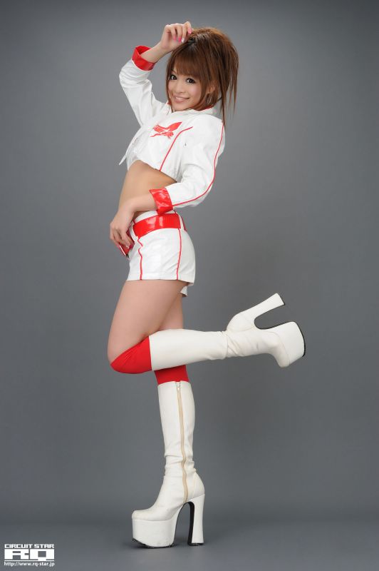 日本极品美女春菜惠棚拍秀大长腿写照