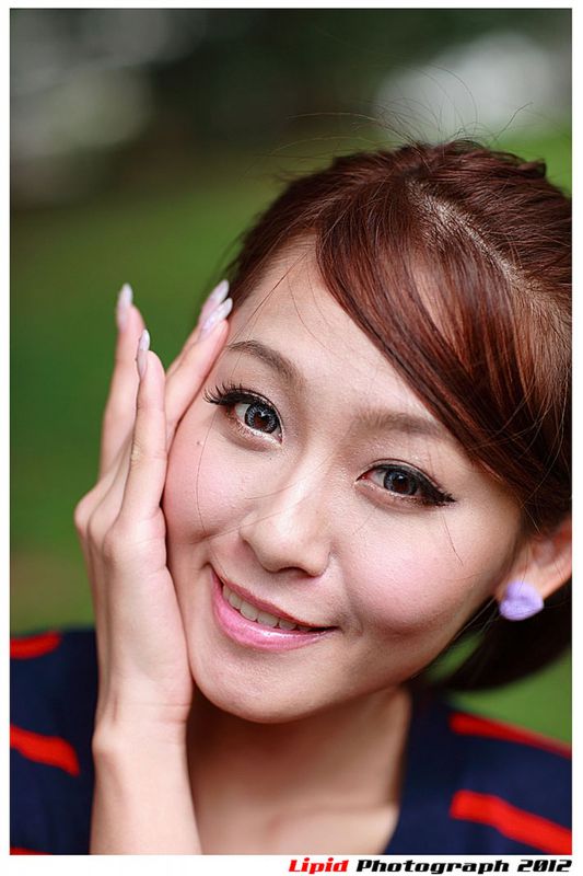 Beautyleg女神小雪Winnie迷人短裙外拍照