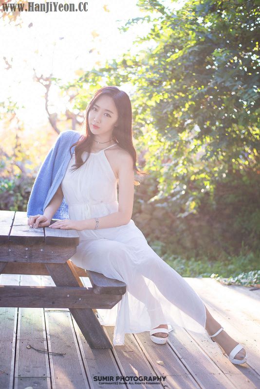 韩国美女申海莉户外小清新图片集