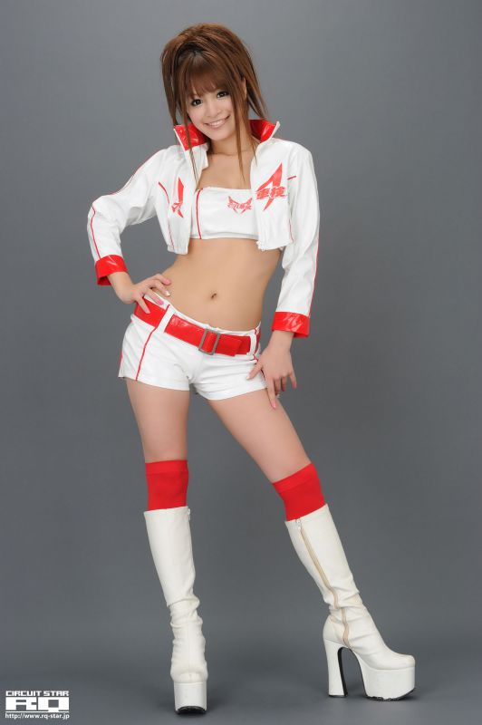 日本极品美女春菜惠棚拍秀大长腿写照
