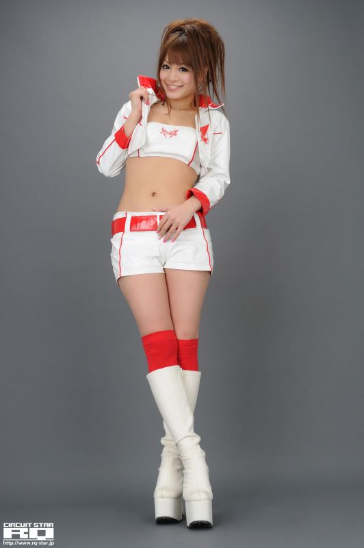 日本极品美女春菜惠棚拍秀大长腿写照