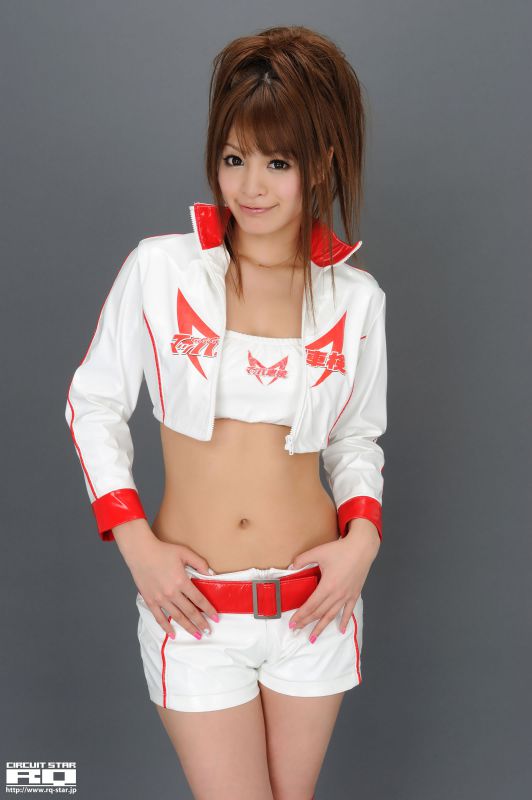日本极品美女春菜惠棚拍秀大长腿写照