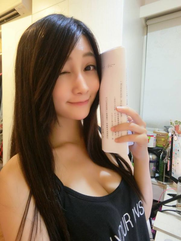 靓丽美女江滴滴性感身段百变写真