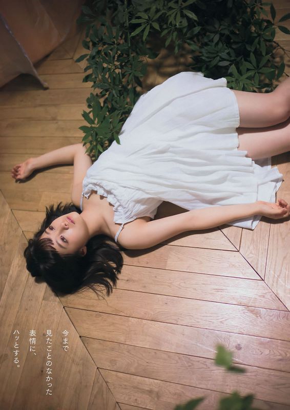 日本萝莉柏木由o床上大秀迷人酥胸