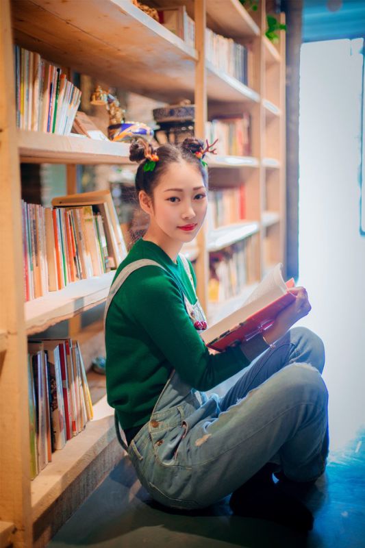 鹿角少女图书馆清纯唯美图片合集