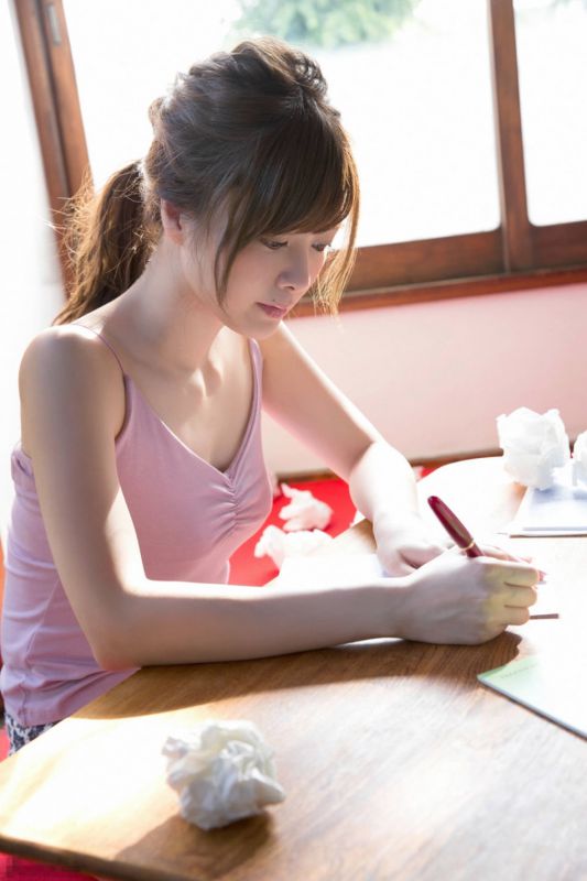 日本美女艺人白石麻衣清纯私房写真