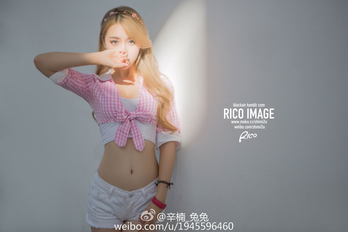 气质美女辛楠兔兔街头唯美写真套图