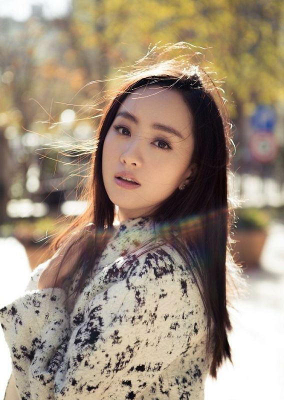 杨蓉街头唯美写真大片展别样风情
