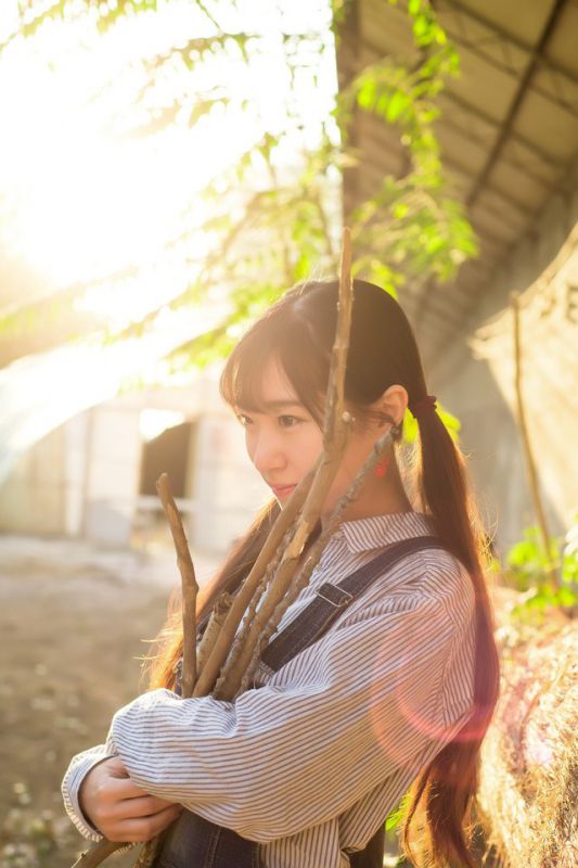 90后清纯少女秋日唯美写真大片
