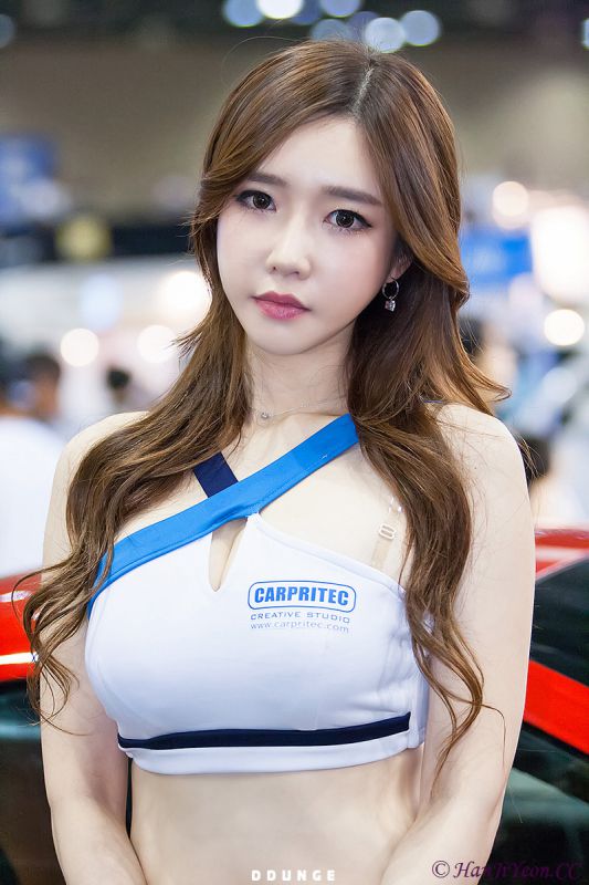 韩国甜美车模李花莉妩媚性感写真