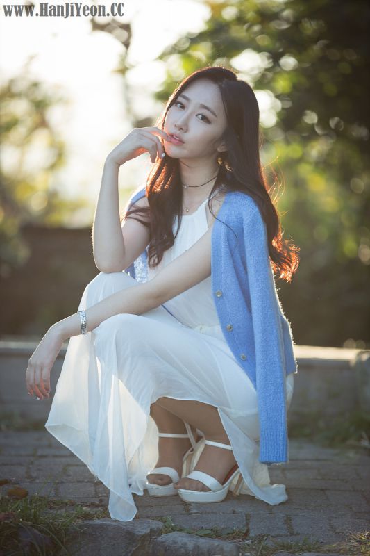韩国美女申海莉户外小清新图片集
