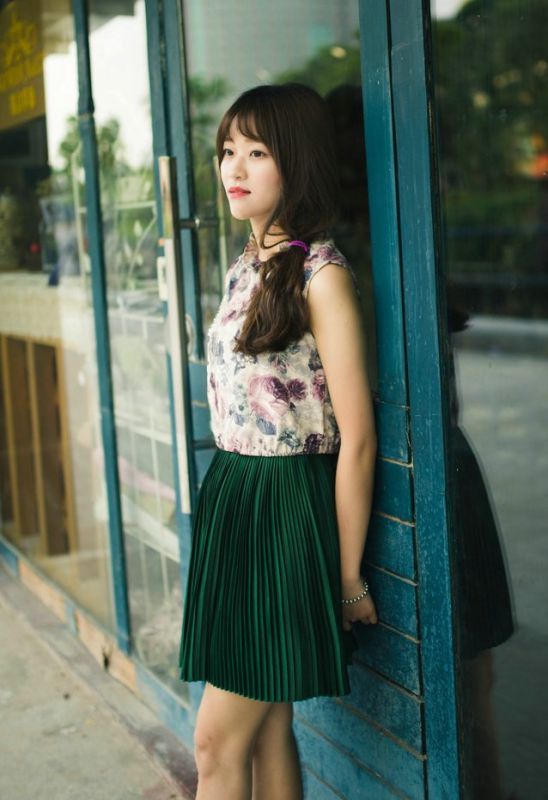 文艺小清新美女室内高清写真大图