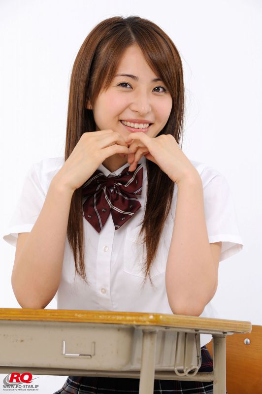 清纯学生妹泽井玲菜私房甜美迷人写照