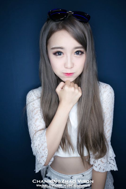 气质美女辛楠兔兔街头唯美写真套图