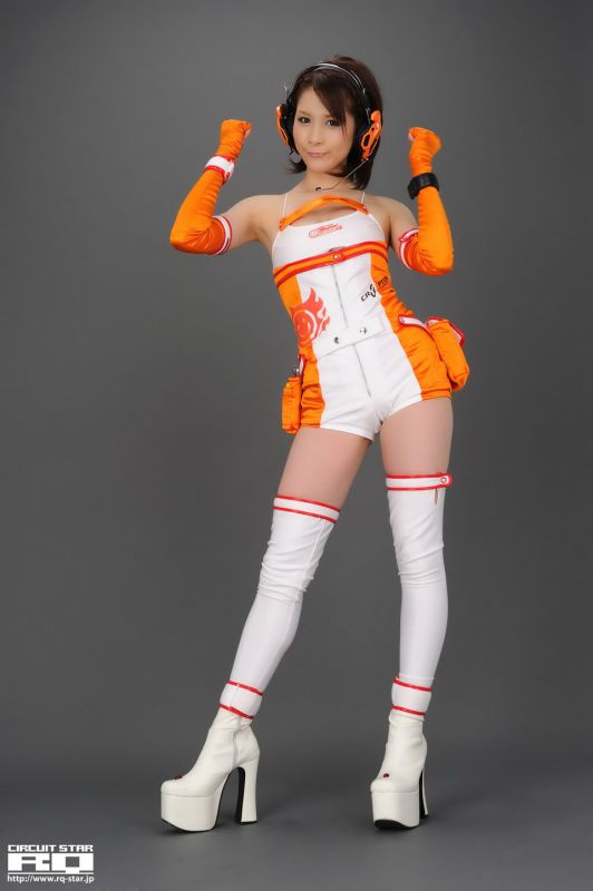 日本短发美女立花サキ棚拍秀大长腿