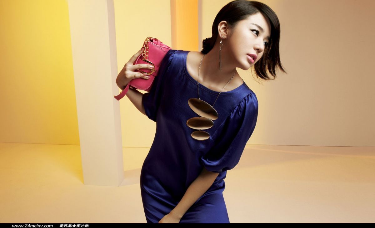 韩国短发美女明星尹恩惠时尚写真大片