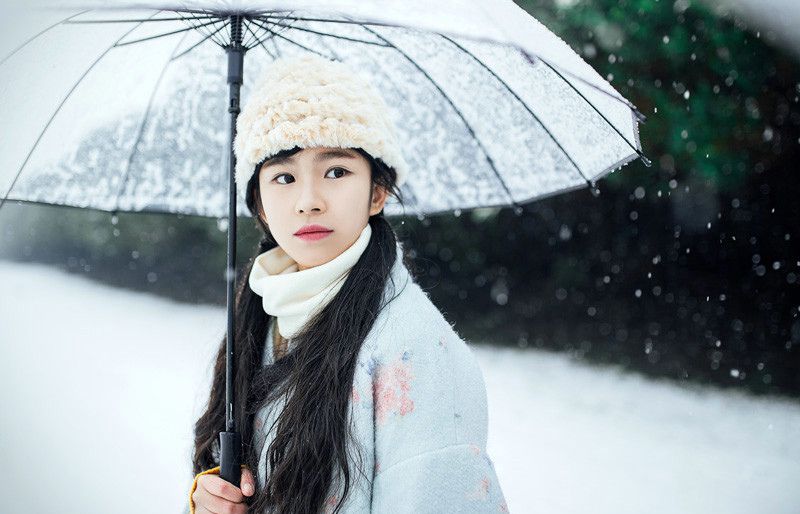 甜美小清新美女雪中可爱迷人写真