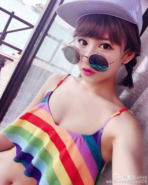 气质短发美女曹露冬日唯美写真合集