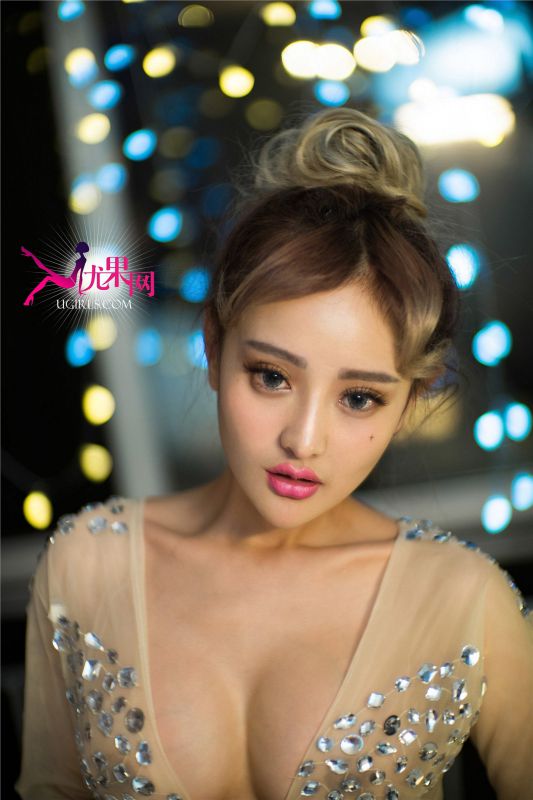 尤果网蕾丝妹李思宁私房诱人写照