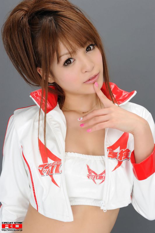 日本极品美女春菜惠棚拍秀大长腿写照