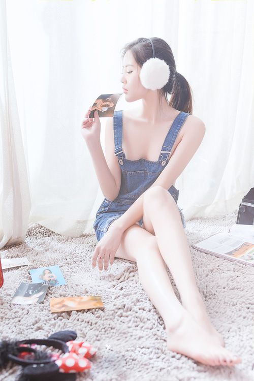 推女神气质模特美女Sayaka性感清凉写真