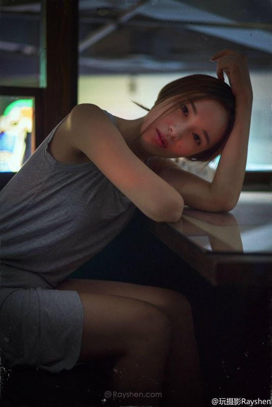 清纯短发女生何欢mandy迷人私房照